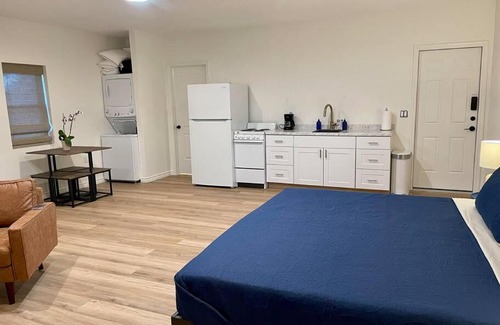 Buchanan Dam House | Ranchette Apartment- beach access small lake view