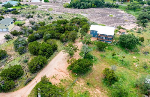 Buchanan Dam House | Ranchette Apartment- beach access small lake view