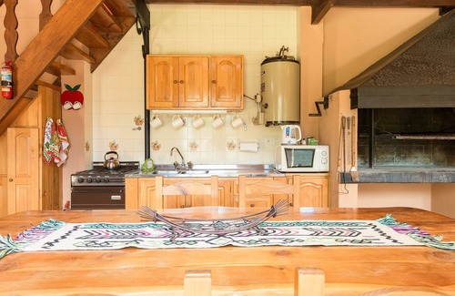 San Carlos de Bariloche Cabin | Rancho Grande.BBQ. Beautiful Yard. Family Freindly