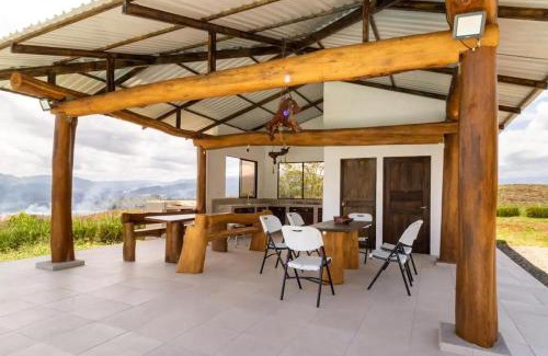 Turrialba Villa | Rancho Bellavista, Unique views, Pool and WiFI!