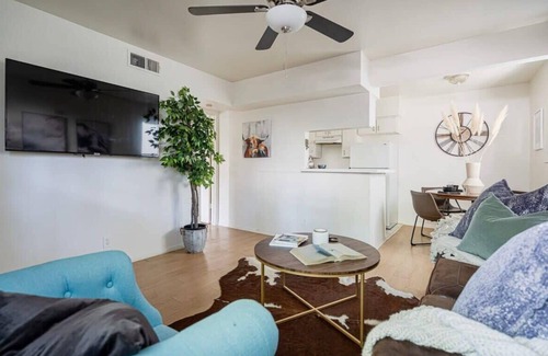 North University Apartment | Rancho Del Sol | Cozy Ranch Style | Central Austin