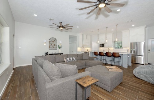 Bryan Other | Rancho Dos LunasnNewly renovated 40 acre ranch only 14 miles from Texas A&M