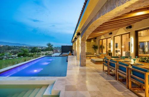 San Miguel de Allende Villa | Rancho La Loma Luxury Villa with Thermal Jacuzzi, Pool & Horses