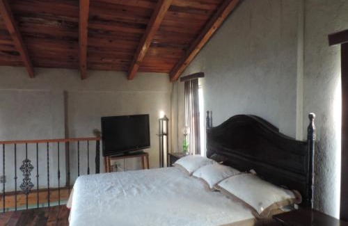 Villa del Carbon House | Rancho los Madroños