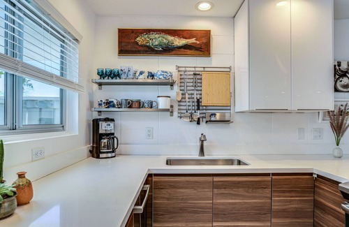 Magnesia Falls Cove Condo | Rancho Mirage Mid century A-frame bungalow 2 bedroom 2 bath. Mountain views.