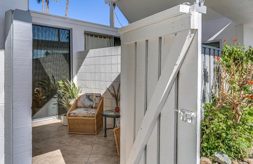 Magnesia Falls Cove Condo | Rancho Mirage Mid century A-frame bungalow 2 bedroom 2 bath. Mountain views.