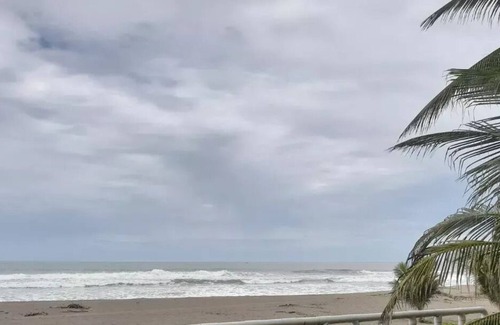 Barra de Santiago Cottage | Rancho Miramar in front of the beach in Barra de Santiago