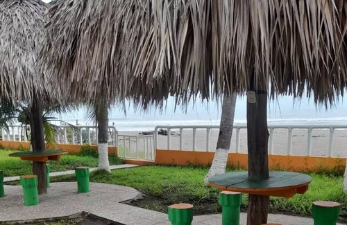 Barra de Santiago Cottage | Rancho Miramar in front of the beach in Barra de Santiago