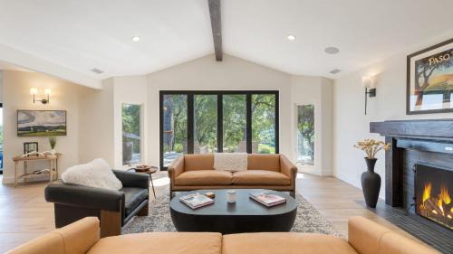 Adelaida Villa | Rancho Robles by AvantStay Vineyard Villa w Views Pool Privacy
