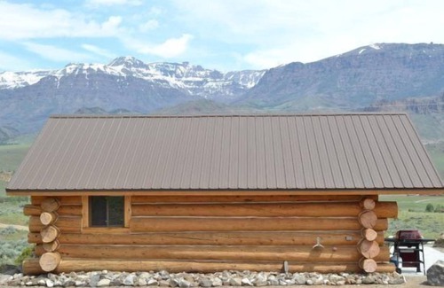 Wapiti Cabin | Rangers Cabin,- ideal couples retreat with pristine panoramic mountain views!