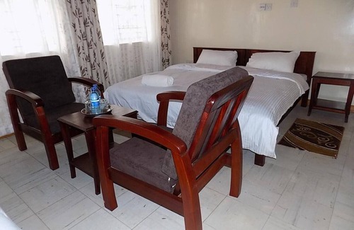 Kiamuturi Cabin | Ranges View Lodge - Family Room with Mountain View