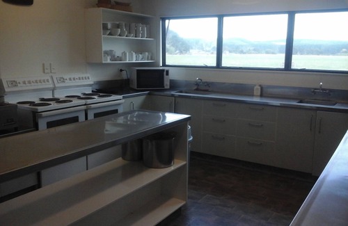 Murupara Cabin | Rangitaiki River Lodge Below Te Urewera Mountain Forest