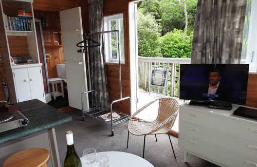 Titirangi Cottage | Rangiwai Retreat Studio Titirangi Village Auckland