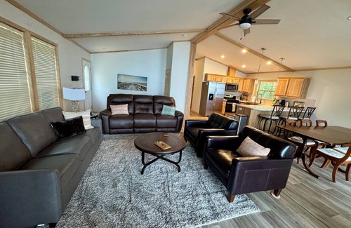 Rainy Lake Cabin | Ranier's Hidden Gem - 3 bedrooms