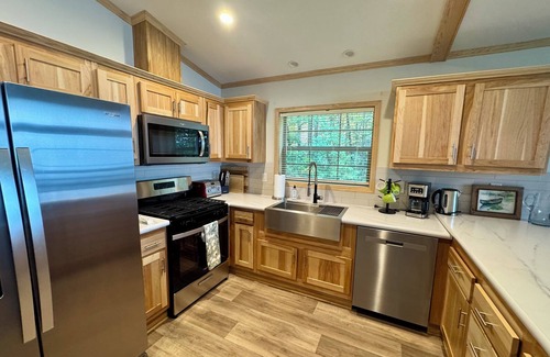 Rainy Lake Cabin | Ranier's Hidden Gem - 3 bedrooms