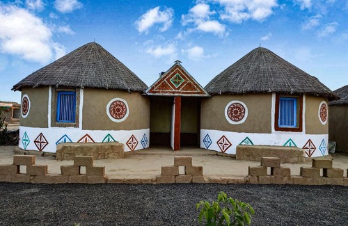 Bhuj Hotel | RANN STAR VILLAGE STAY