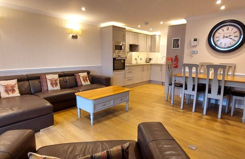 Kinloch Rannoch Condo | Rannoch Highland Club, Pine Martin Lodge 5