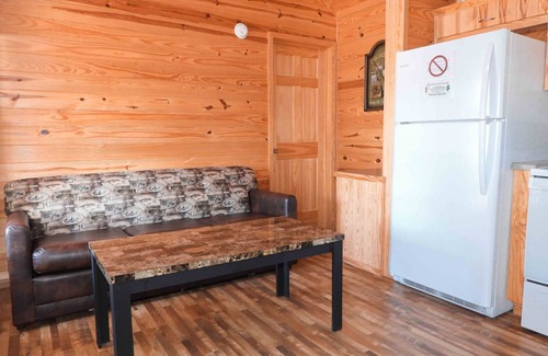 Leasburg Cabin | Ransom's Retreat Group cabin rental near Meramec River