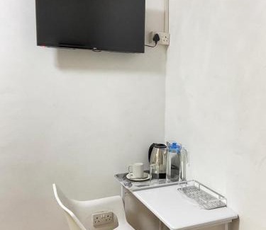 Central House | Ranzi Court