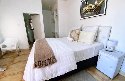 Central House | Ranzi Court
