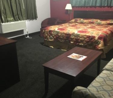 Wisconsin Rapids Hotel | Rapids Inn & Suites