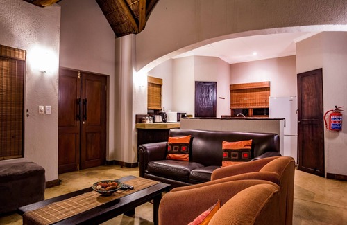 Hoedspruit Cabin | Raptors Lodge N16