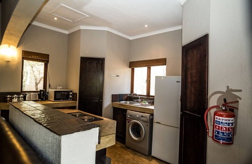 Hoedspruit Cabin | Raptors Lodge N16