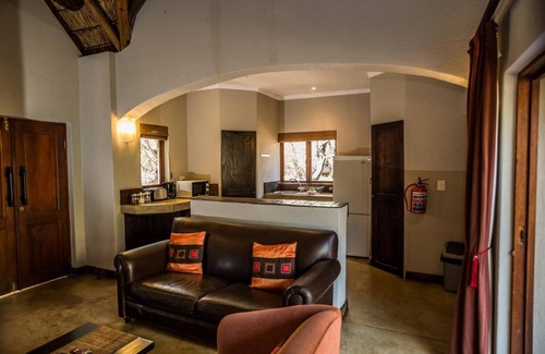 Hoedspruit Cabin | Raptors Lodge N16