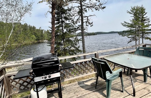 Sioux Narrows Nestor Falls Cabin | Rare 1930's Lakeside Log Cabin with shared hot tub and sauna!