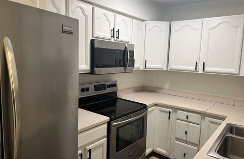 Newark House | Rare 1King+1Queen+4Twin Charming 3-bedroom Private townhome at Newark, DE