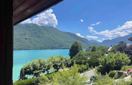 Bredannaz Apartment | Rare 2 Bedroom With Private Beach on Lake Annecy