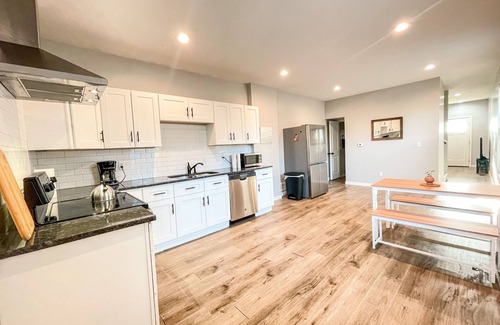 Columbus House | Rare 2Br + Office