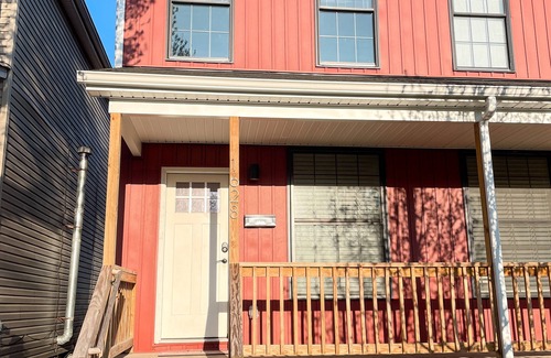 Columbus House | Rare 2Br + Office