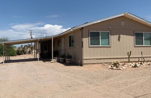 Meadview House | Rare-4 Bedroom House, Meadview, Grand Canyon West, Skywalk, Lake Mead