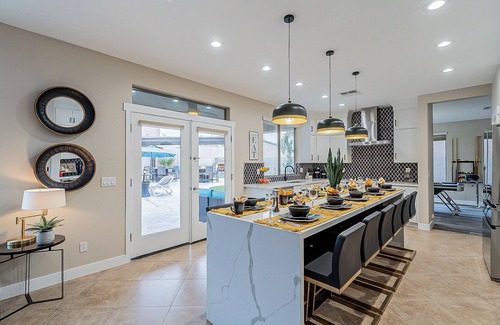 Peoria House | RARE 8BR/5.5 Bathroom Home w/HEATED pool, Hot Tub, Billiards, & Game Room -P