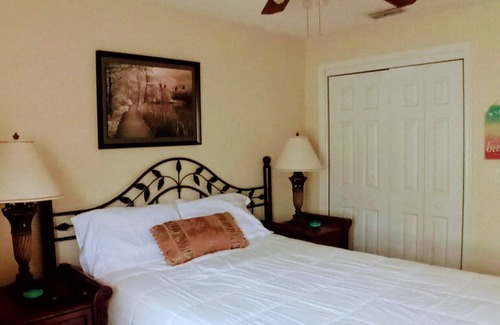 Country Place Apartment | Rare & Amazing 2Bedrooms, 1bath Guest Suite with washer/dryer & fenced backyard