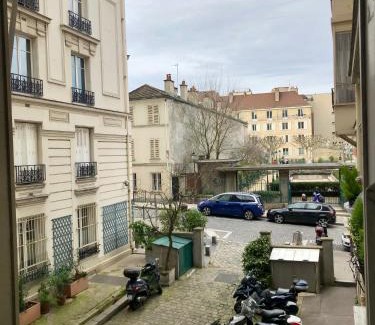 Montmartre Apartment | Rare appartement d'architecte en haut de Montmartre