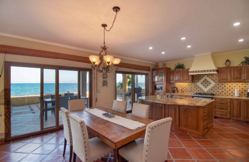 Loreto House | Rare Beachfront Steps to Sand/Paddleboards and Bikes