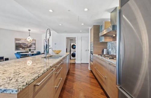 Coal Harbour Apartment | RARE,BEAUTIFUL , ONE OF A KIND LUXURY UNIT @SHANGRI-LA