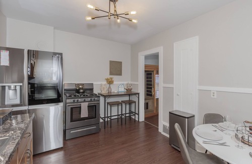 University Circle Apartment | Rare Cleveland Apt: Heart of Little Italy! With Sauna & Hot Tub!