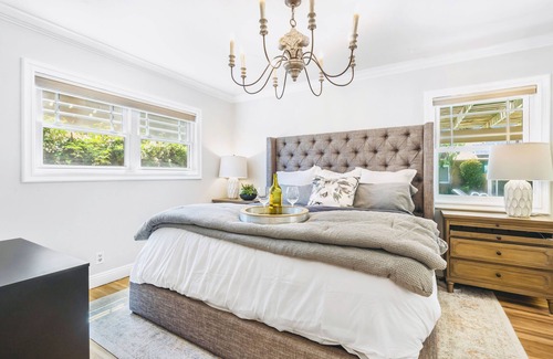Northridge House | RARE DEAL New Beautiful 3 Bedroom/Heated Pool/Barbeque