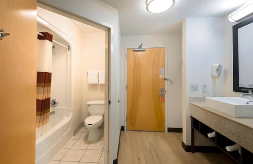 East Garden City House | Rare Find! 2 Pet-Friendly Units, Minutes to Roosevelt Field Mall, Free Parking!