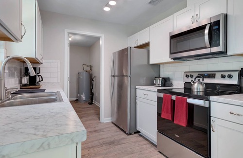 Tallahassee House | Rare Find 3b Pet Friendly Renovated