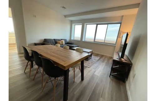Fort Lee Apartment | Rare find 7 minutes from NYC Fort Lee private Apt