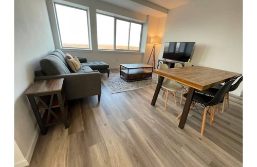 Fort Lee Apartment | Rare find 7 minutes from NYC Fort Lee private Apt