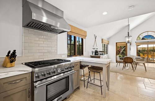 Palm Desert Condo | Rare Find - El Paseo Shopping District! EV Charging Station! Pickleball!