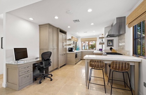 Palm Desert Condo | Rare Find - El Paseo Shopping District! EV Charging Station! Pickleball!