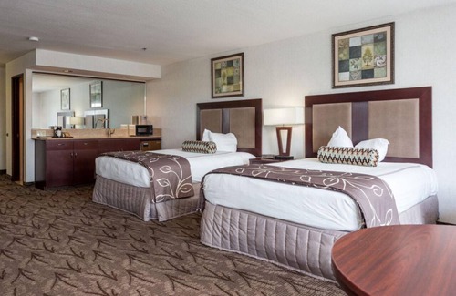 Idaho Falls Hotel | RARE FIND! IDAHO FALLS, 2 COZY AND CLEAN UNITS! POOL, SPA, JACUZZI!