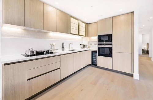Nine Elms Apartment | Rare Find - London Luxury Collection