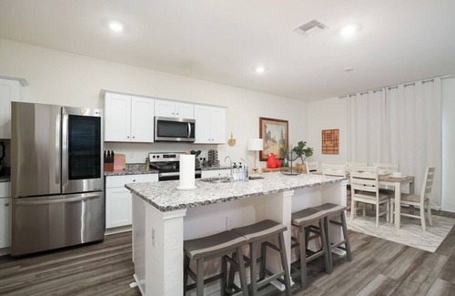 Medina Valley House | Rare Find |Sleeps 13 |Family Fun